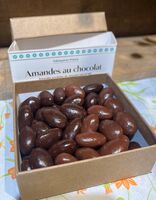 Bouquet maman LOVE et sa boîte d'amandes au chocolat